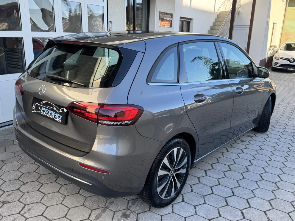 Mercedes-Benz B-Razred B 180d-AUT-NAVI-KAMERA-2XPDC-ALU17-LED LUČI