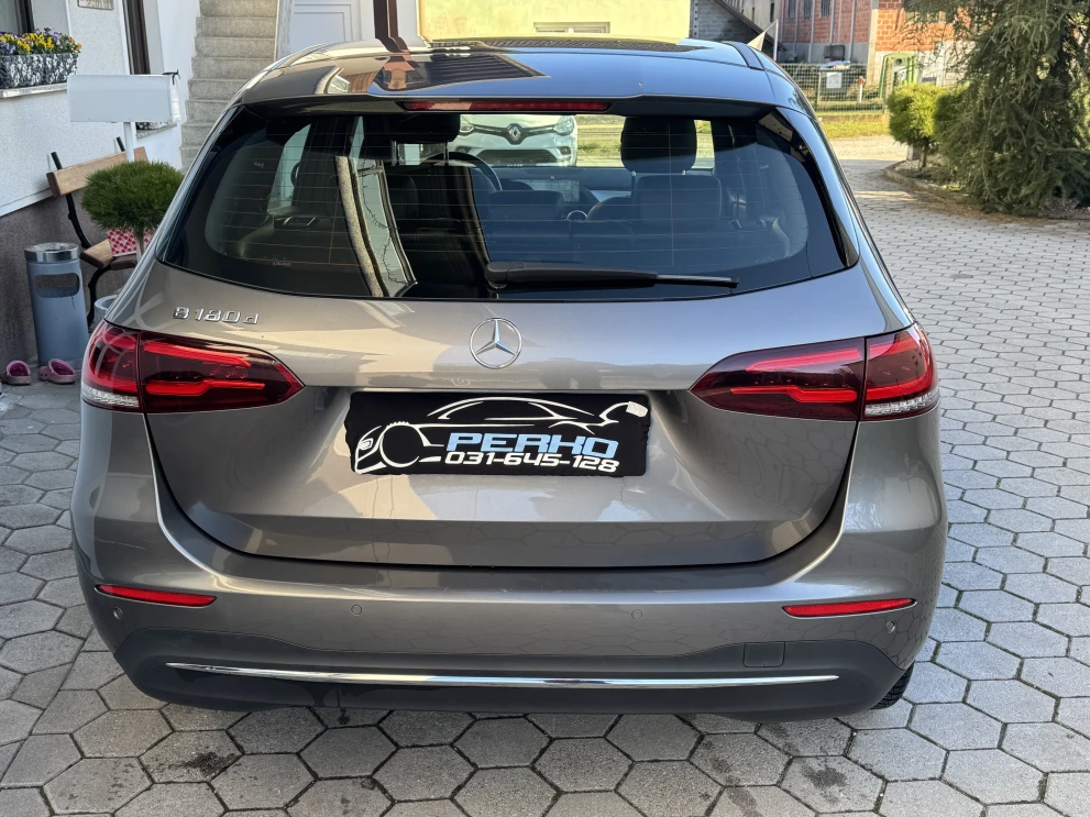 Mercedes-Benz B-Razred B 180d-AUT-NAVI-KAMERA-2XPDC-ALU17-LED LUČI