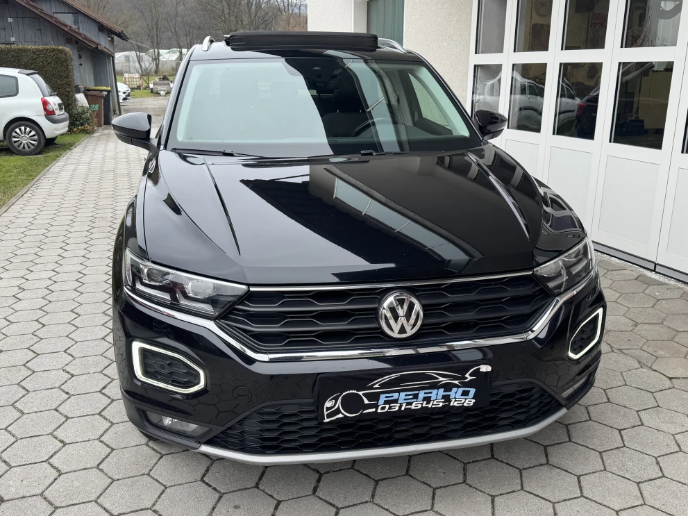 Volkswagen T-Roc 1.0 TSI T-Roc115-NAVI-FULL LED-ALU-PANORAMA-KLJUKA
