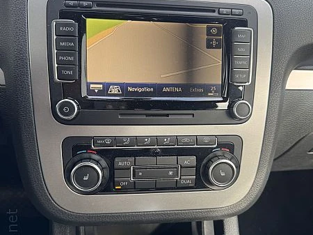 Volkswagen Scirocco 1.4 TSI 118kW R-LINE-DSG-PDC-NAVI